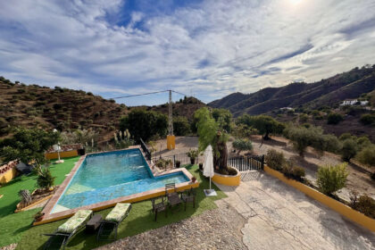 6463bdee4aa90e5f2b64409f3b70ce47 - 40