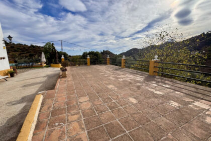 6463bdee4aa90e5f2b64409f3b70ce47 - 42