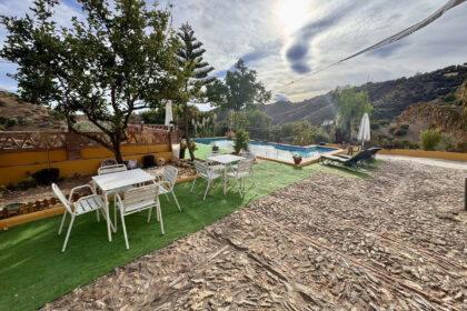 6463bdee4aa90e5f2b64409f3b70ce47 - 49