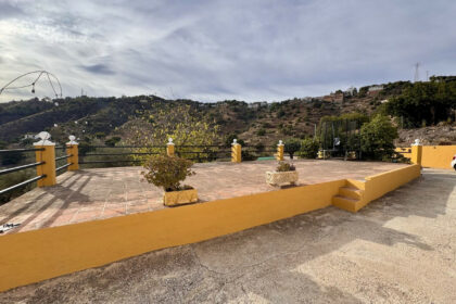 6463bdee4aa90e5f2b64409f3b70ce47 - 52