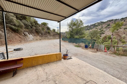 6463bdee4aa90e5f2b64409f3b70ce47 - 77