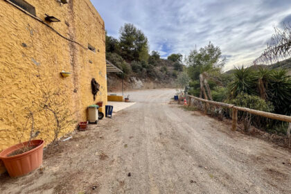 6463bdee4aa90e5f2b64409f3b70ce47 - 79