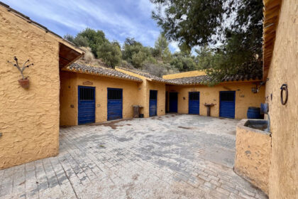 6463bdee4aa90e5f2b64409f3b70ce47 - 80