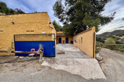 6463bdee4aa90e5f2b64409f3b70ce47 - 85