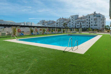 64a3b177360d655c56332eef4329a5eb - 18