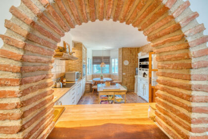 64e4f7f881f5157c5bdf19dd562a0429 - 11