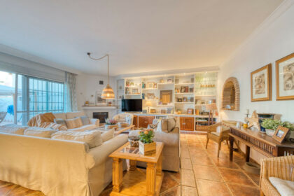 64e4f7f881f5157c5bdf19dd562a0429 - 12