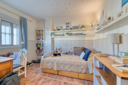 64e4f7f881f5157c5bdf19dd562a0429 - 24