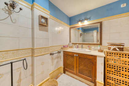 64e4f7f881f5157c5bdf19dd562a0429 - 30