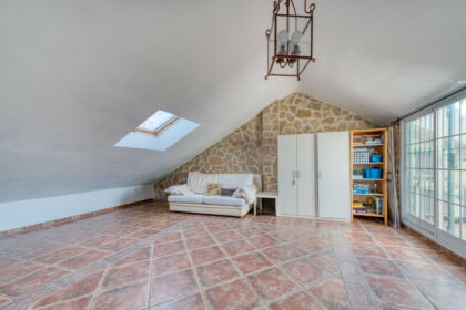 64e4f7f881f5157c5bdf19dd562a0429 - 32