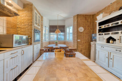 64e4f7f881f5157c5bdf19dd562a0429 - 9