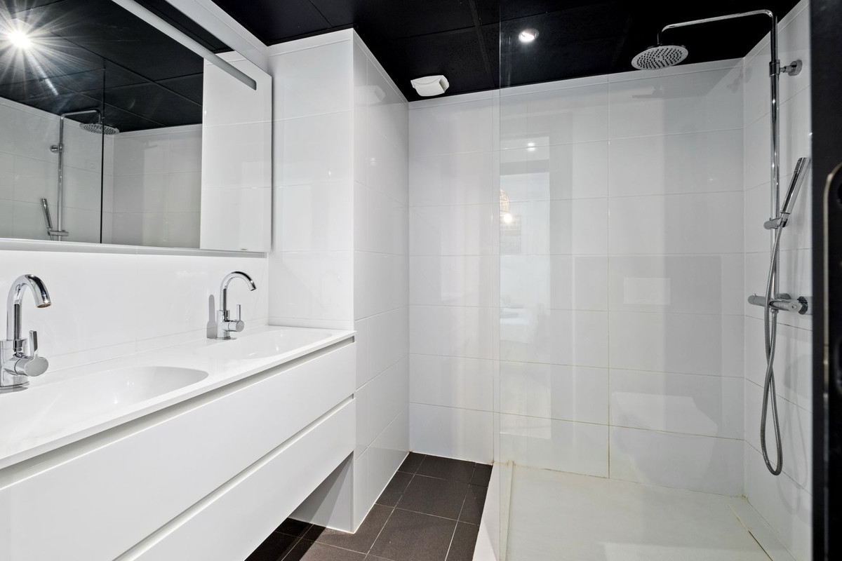 6501c44ea3e3013c859a713af7bbe21e - 10