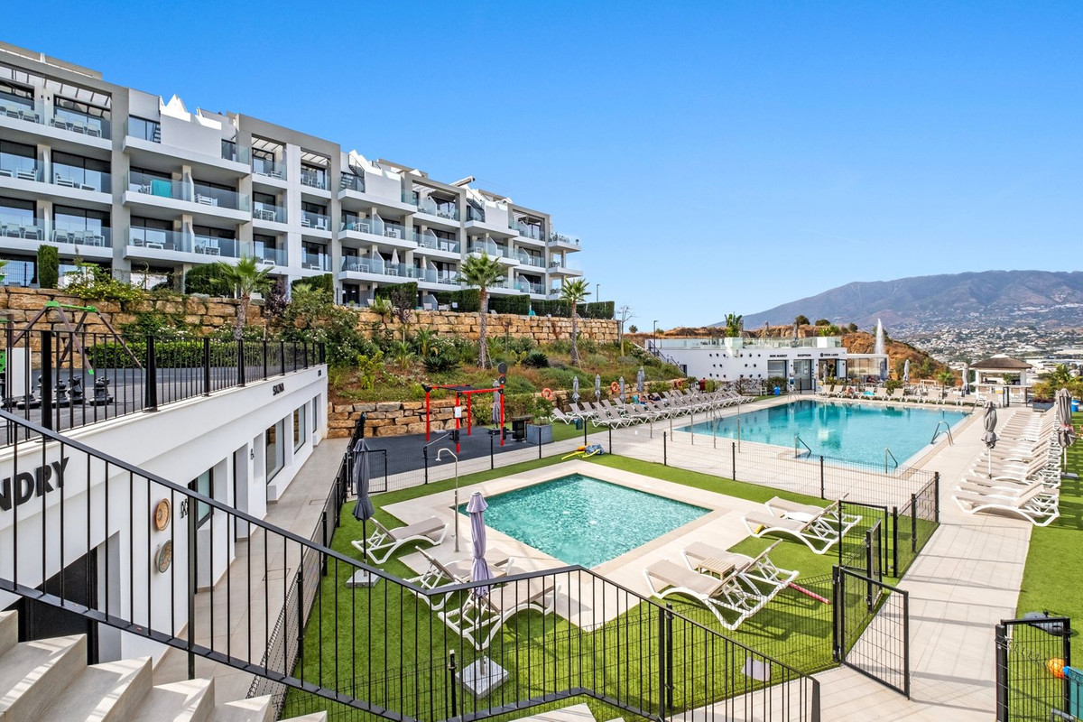 6501c44ea3e3013c859a713af7bbe21e - 15