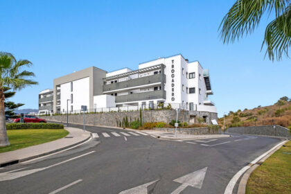 6501c44ea3e3013c859a713af7bbe21e - 16