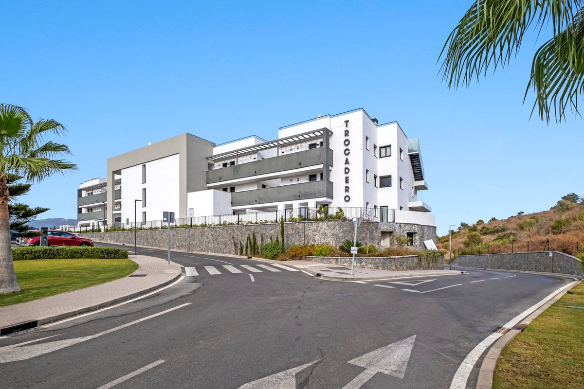 6501c44ea3e3013c859a713af7bbe21e - 16