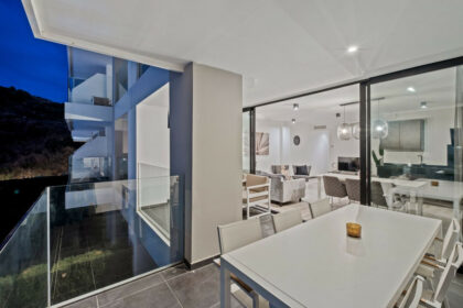 6501c44ea3e3013c859a713af7bbe21e - 25