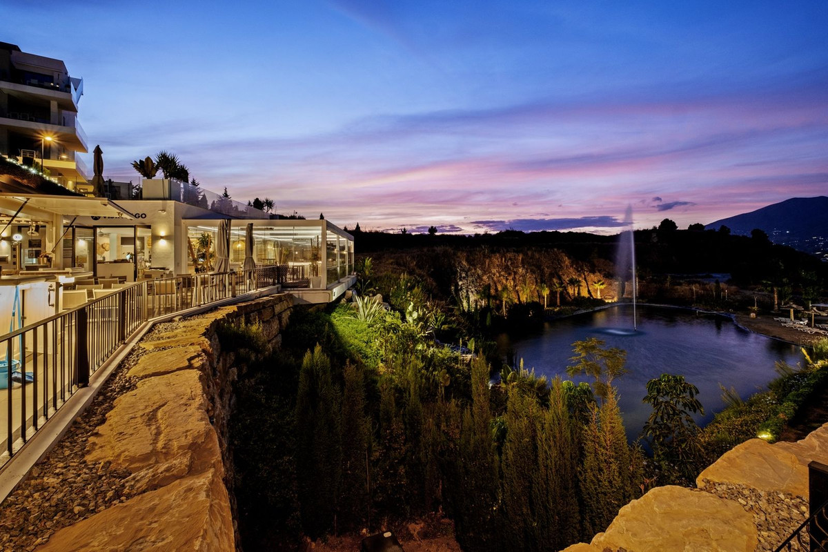 6501c44ea3e3013c859a713af7bbe21e - 27