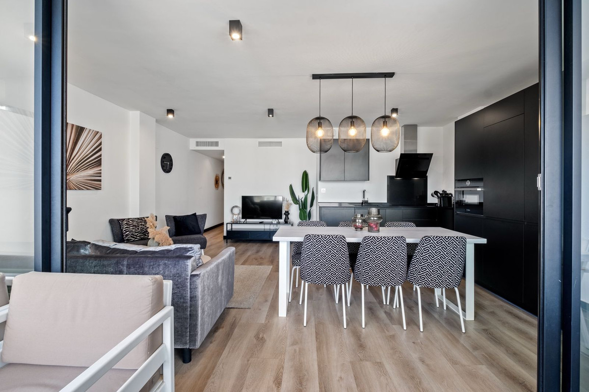 6501c44ea3e3013c859a713af7bbe21e - 33