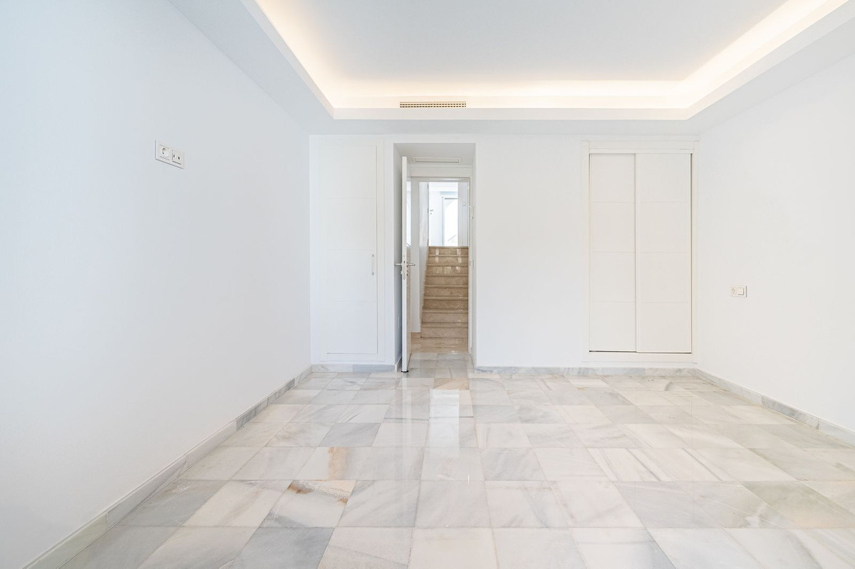 655aa4fe0384632f3ca6f07ec54088bf - 18