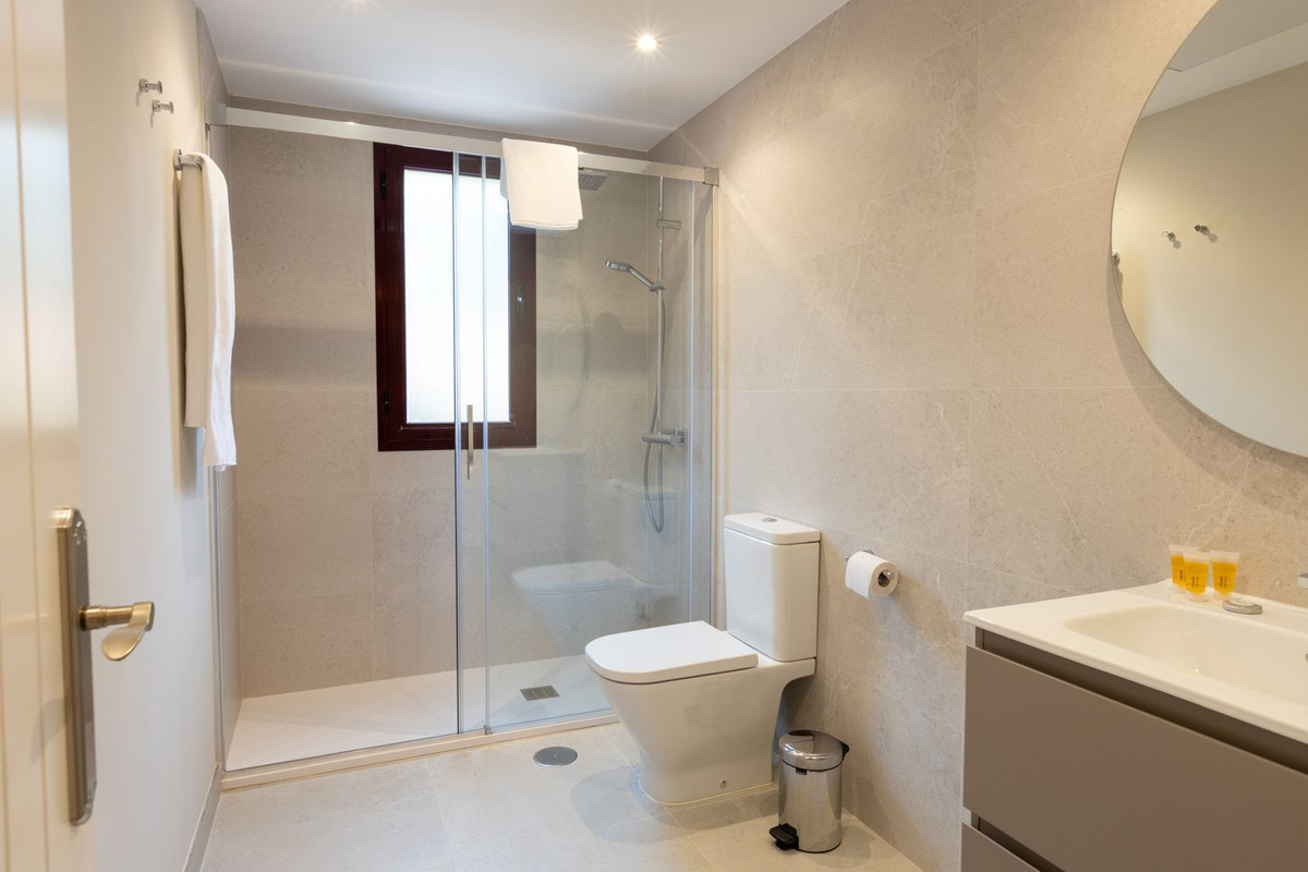 6599c029e42bc91f9bf62b45fc6928d5 - 10