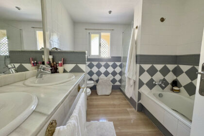 660d1c5c5469e7d0e290b25e6e6ec7a5 - 18