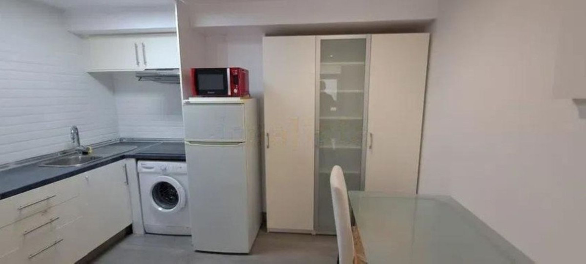 663bdbb0a6ee4a7434411a8c77196b2d - 18