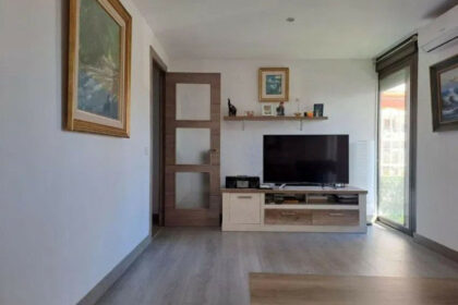 663bdbb0a6ee4a7434411a8c77196b2d - 7