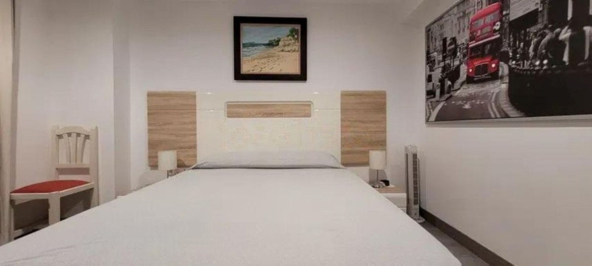 663bdbb0a6ee4a7434411a8c77196b2d - 9