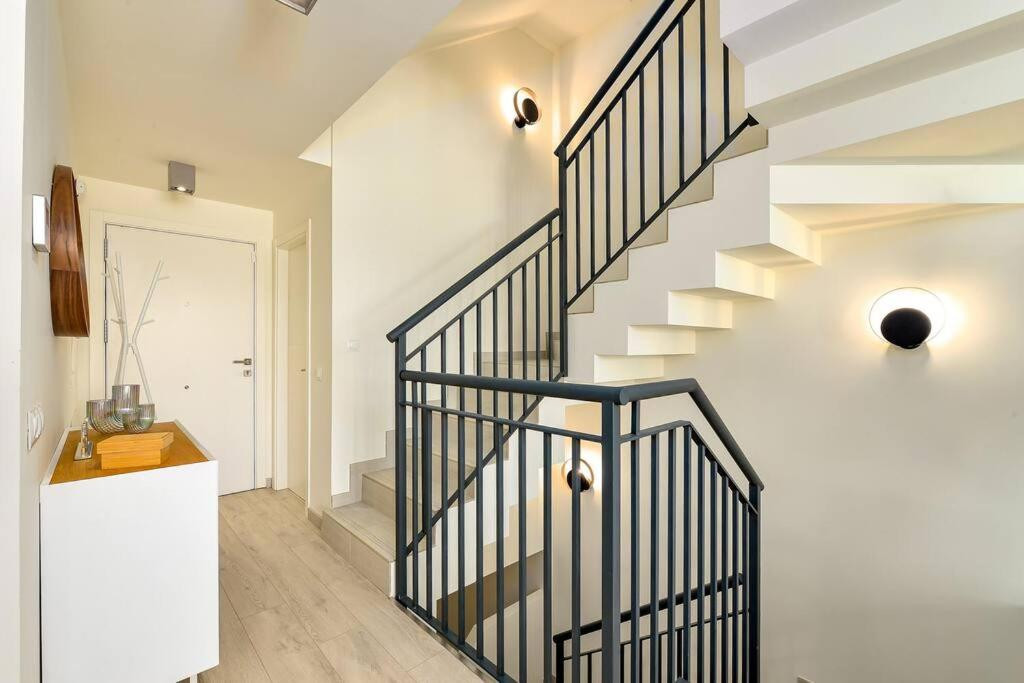 665026769bfa3b06c506560a3736b463 - 22