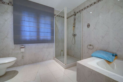 671008dfc9b6474208b2d36cfcf274b4 - 12