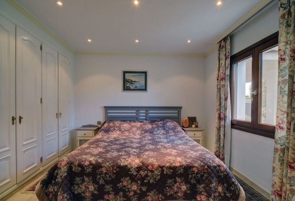 671008dfc9b6474208b2d36cfcf274b4 - 8