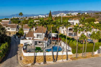 683541e3ddf4418182d6446045533a02 - 1