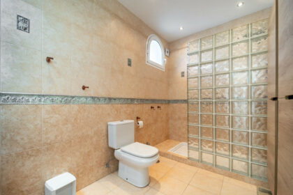 683541e3ddf4418182d6446045533a02 - 17