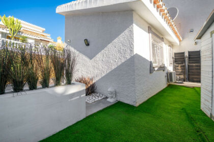 683541e3ddf4418182d6446045533a02 - 32