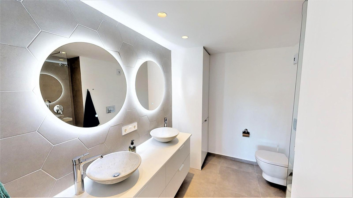 68f45c7d844cf7401e396ee13c482ef9 - 13