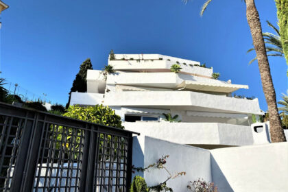 68f45c7d844cf7401e396ee13c482ef9 - 18