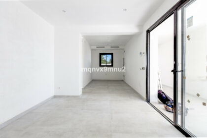 695c99d4ad9e648c003b67b8e1c97dbf - 18