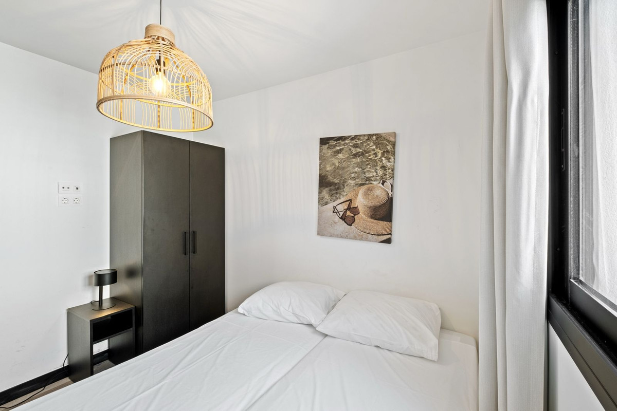 69820f9780939a023ed7bff1f5d1f396 - 12