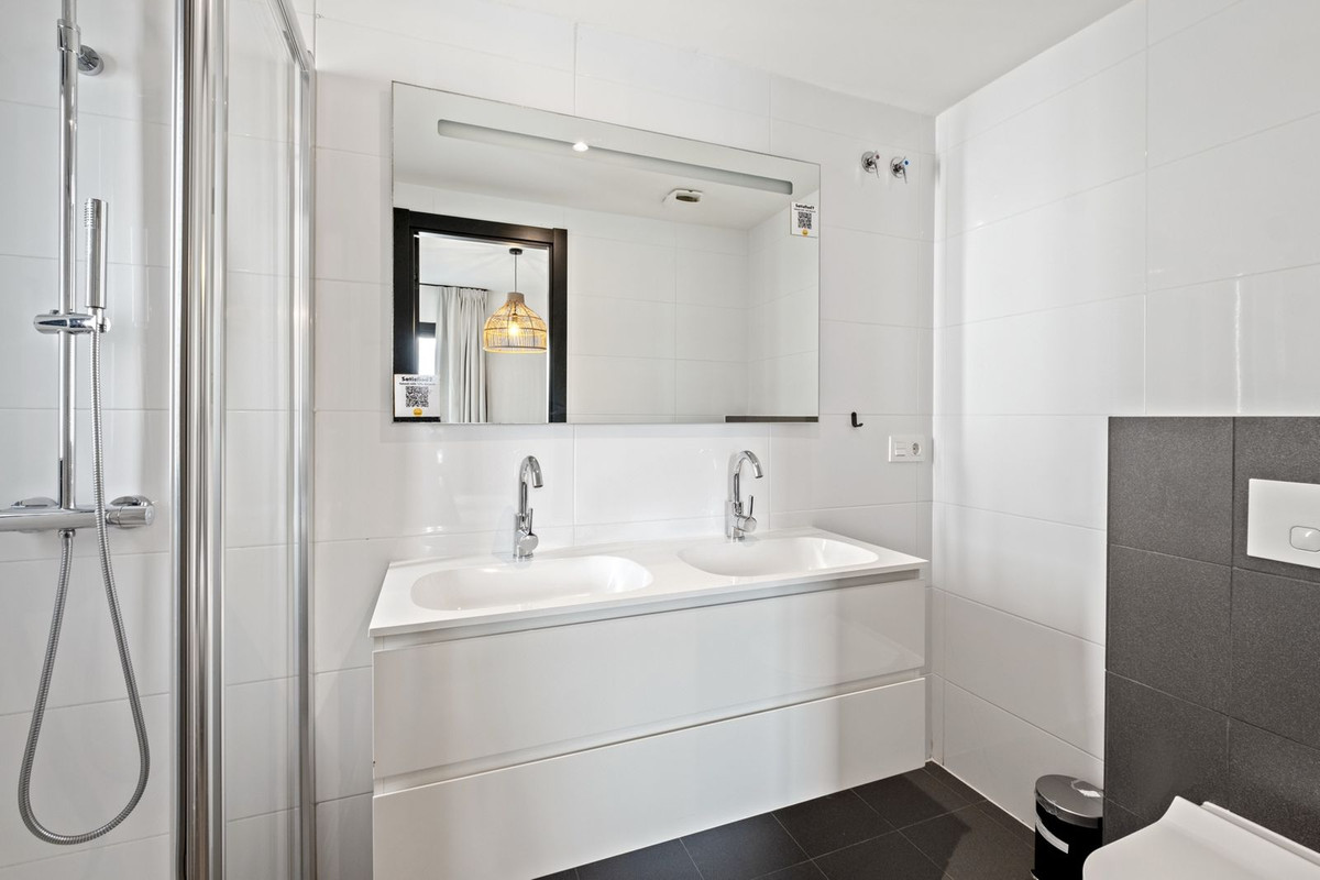 69820f9780939a023ed7bff1f5d1f396 - 17