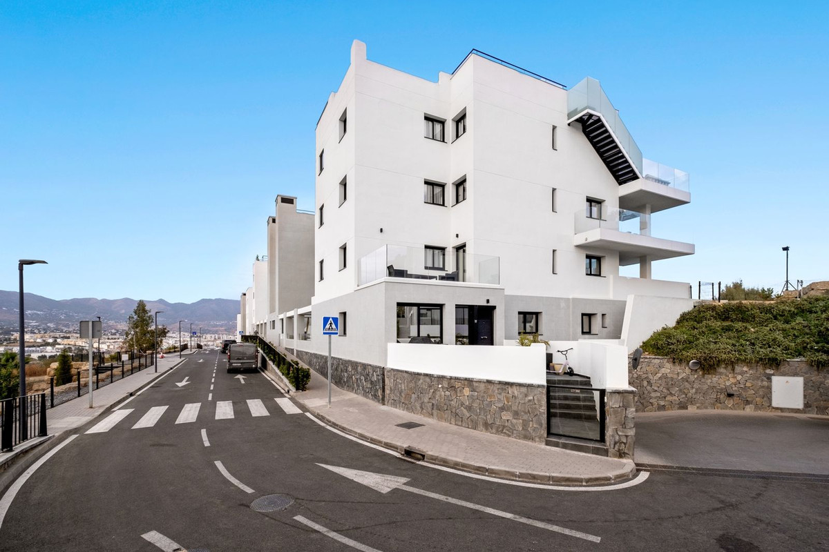 69820f9780939a023ed7bff1f5d1f396 - 18