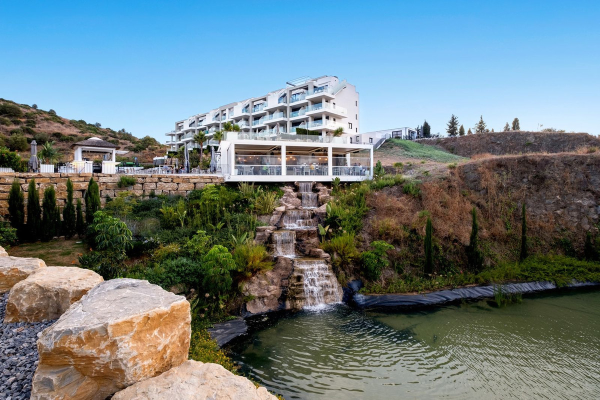 69820f9780939a023ed7bff1f5d1f396 - 19