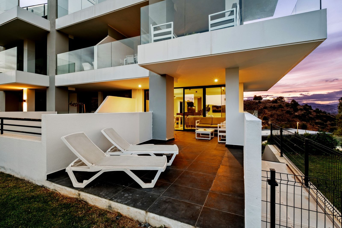 69820f9780939a023ed7bff1f5d1f396 - 25