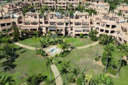 69c1408167bc1cb29f5d12f13dee2fb6 - 2