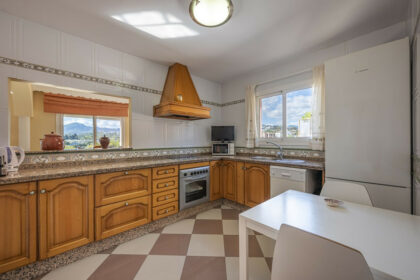 6a54b9d6f62a65261f2530f3931b42fa - 15