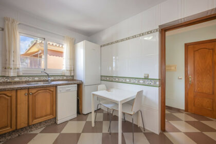 6a54b9d6f62a65261f2530f3931b42fa - 16