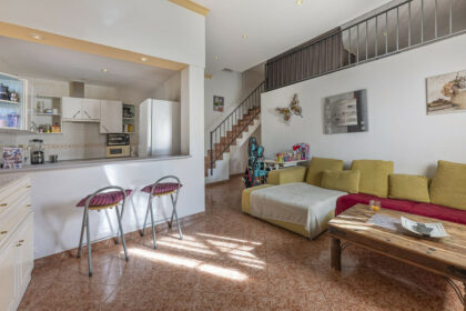 6a54b9d6f62a65261f2530f3931b42fa - 27