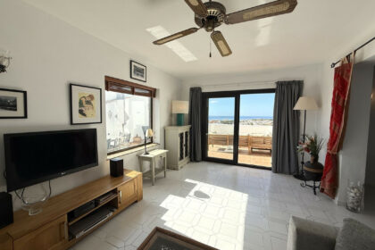 6afff149c40a35fd62dbd5c57a6a271e - 12