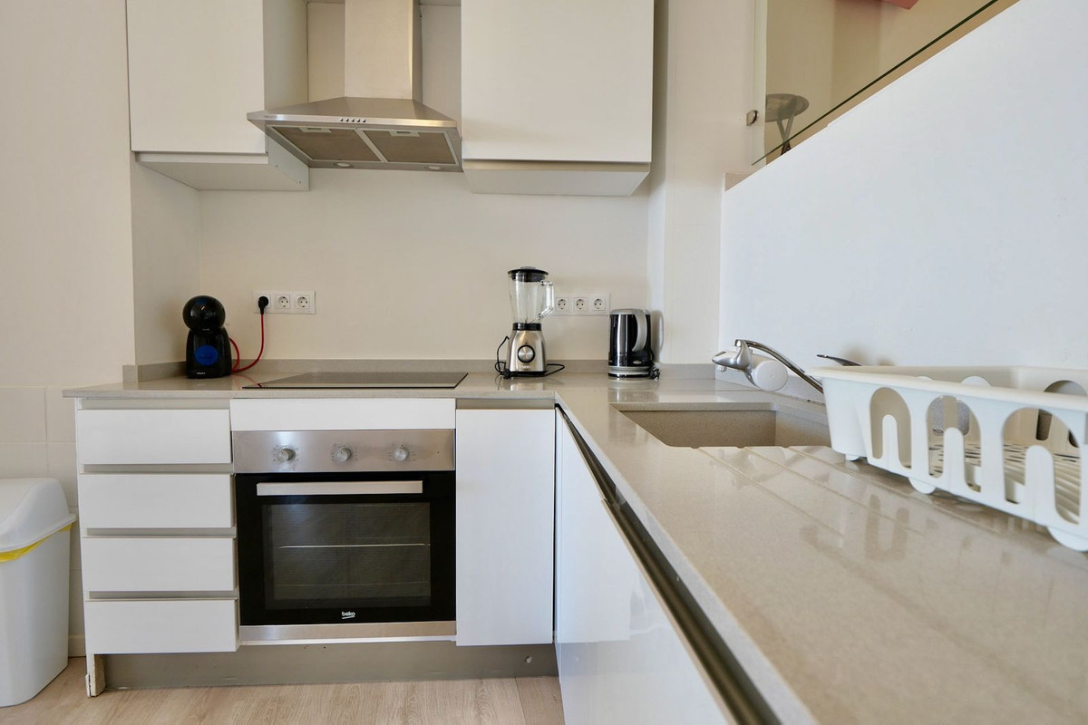 6badc50ef0e18aed7538ea08e1aab116 - 24