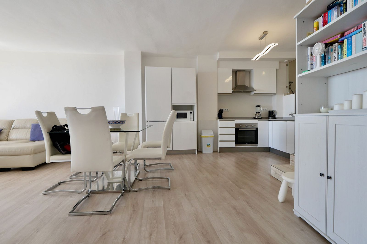 6badc50ef0e18aed7538ea08e1aab116 - 32