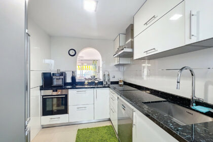 6bd15a900e1845a6848e07d508950200 - 11